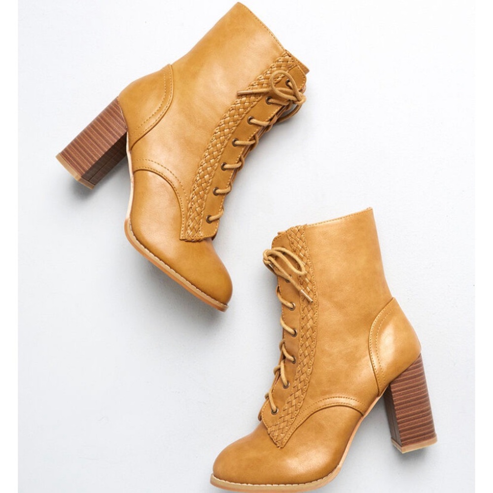 Camel Lace Up Ankle Boot Size 10/41 NEW!!!